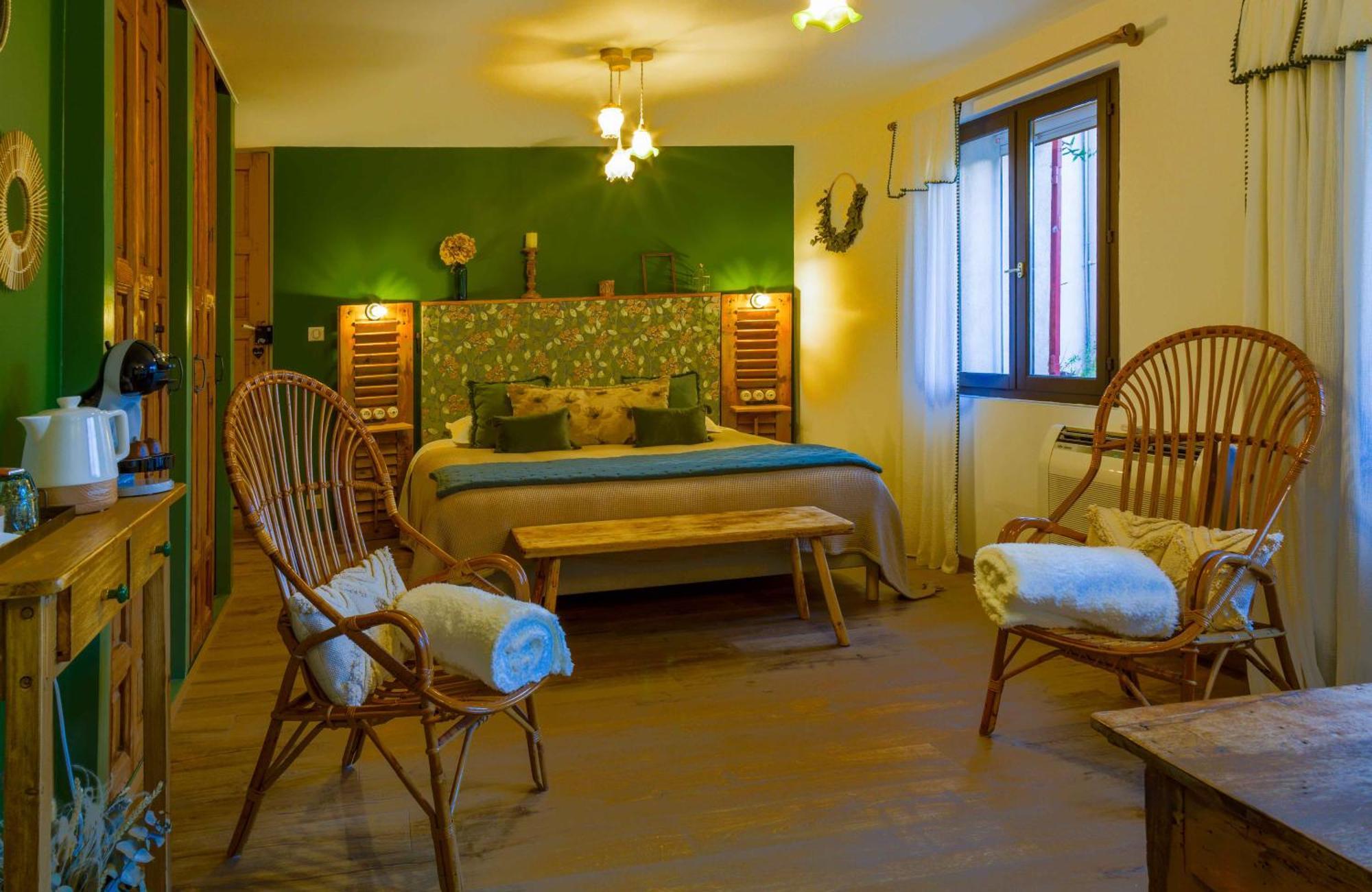 Châteauneuf-de-Gadagne Chambres D'Hotes L'Oreliane En Provence Only Adult المظهر الخارجي الصورة